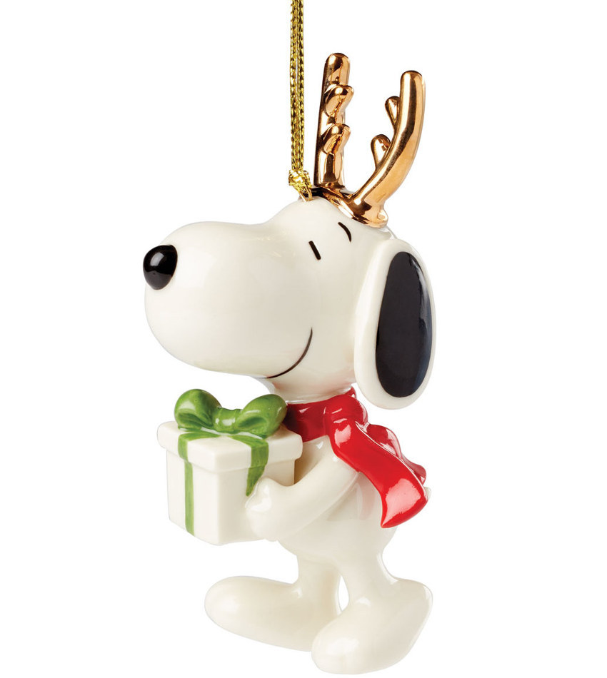 LX895787 - Snoopy with Gift Ornament